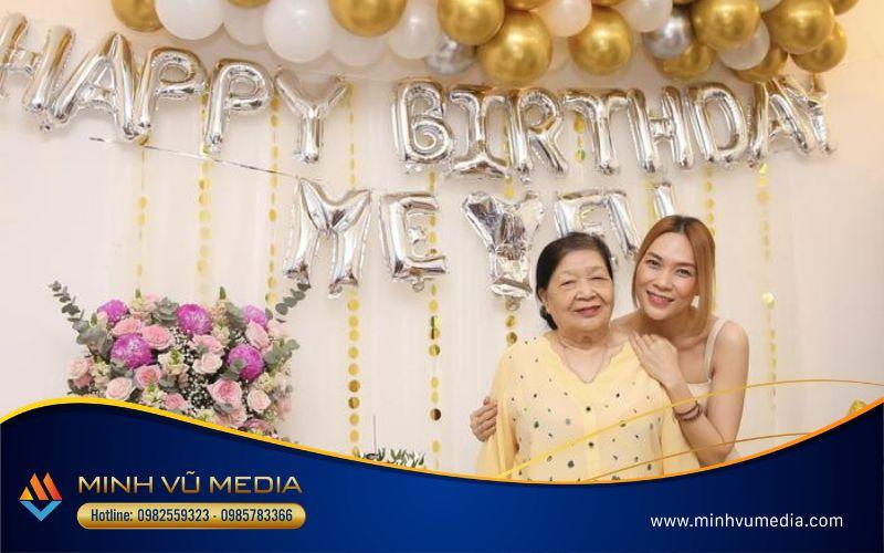 Bất ngờ sinh nhật cho mẹ