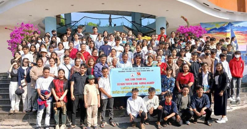Học sinh sử dụng từ xịn sò trong bài viết