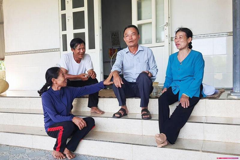 Người đàn bà làng chài và cộng đồng