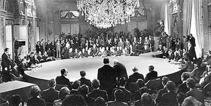 Hình ảnh ký kết Hiệp định Giơnevơ năm 1954 liên quan trắc nghiệm sử 12 bài 22