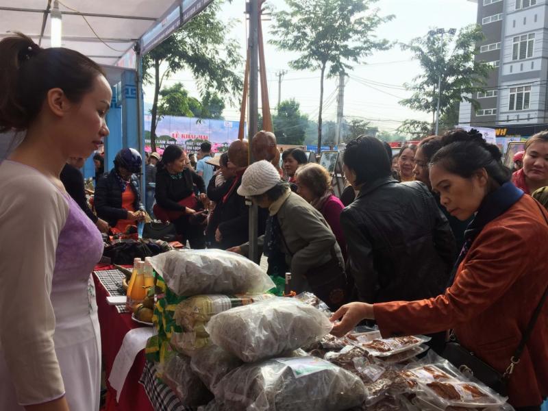 Ẩm thực Việt Bắc: Thịt gác bếp, xôi ngũ sắc, bánh chưng đen