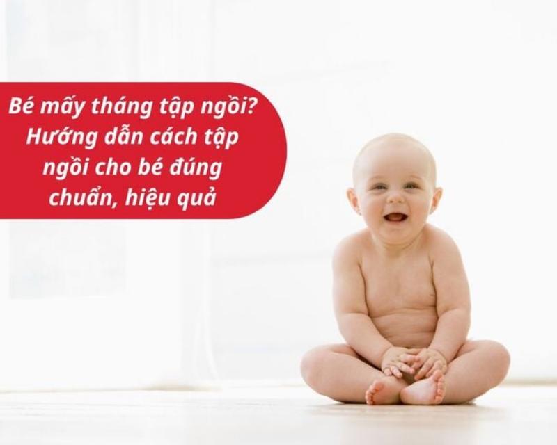 Bé đang hào hứng làm thí nghiệm cân thăng bằng đơn giản tại nhà với đồ chơi