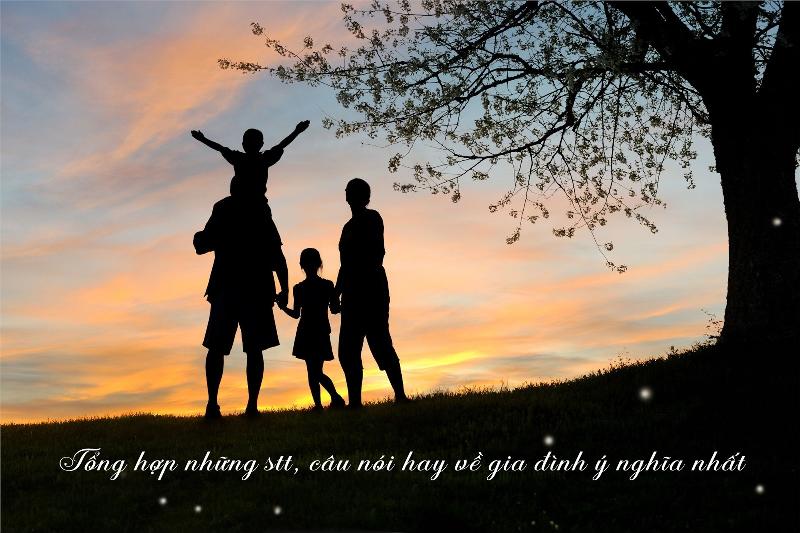 Hình ảnh gia đình ôm nhau hoặc nắm tay, thể hiện sự kết nối và tình yêu thương đạt được nhờ nội dung nói với con ý nghĩa