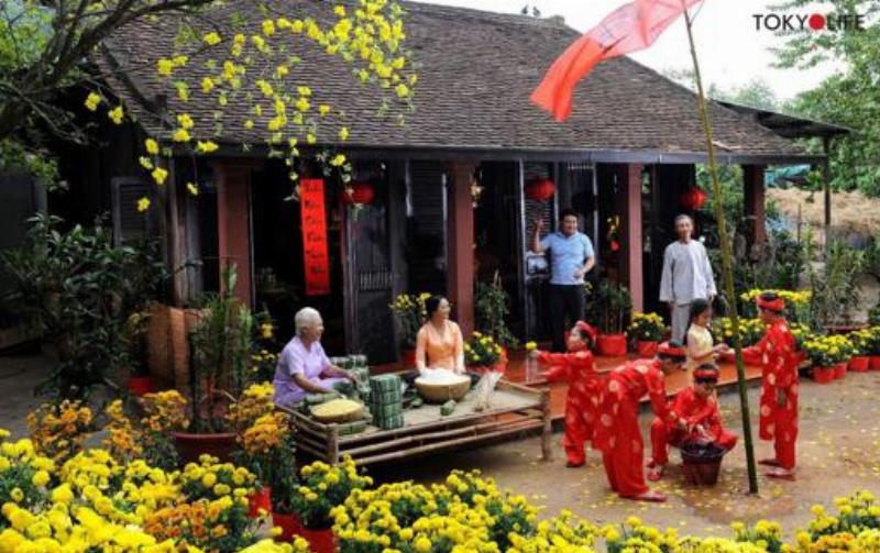 Gia dinh cung nhau sap xep nha cua theo noi dung chinh cua van ban meo vat