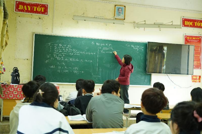 Phụ huynh đồng hành cùng con ôn tập trắc nghiệm tin học 8 tại nhà