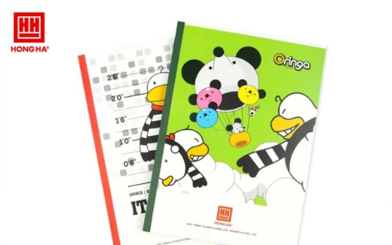 Sách vở và dụng cụ học tập chuẩn bị cho việc ôn tập Địa lí 12