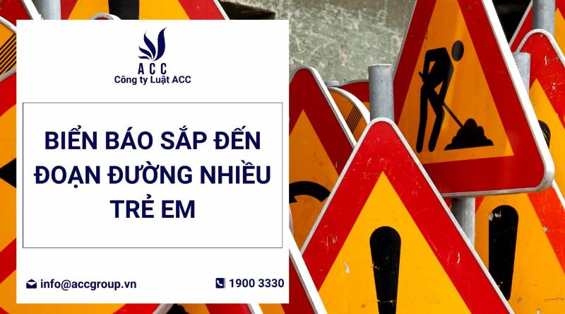 Trẻ em học biển báo giao thông