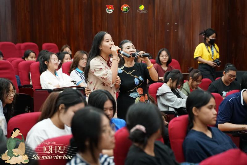 Trẻ em Việt Nam học về văn hóa và vẻ đẹp truyền thống