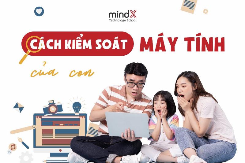 Một đứa trẻ đang sử dụng máy tính bảng hoặc máy tính để làm bài tập nhìn hình điền từ trực tuyến.
