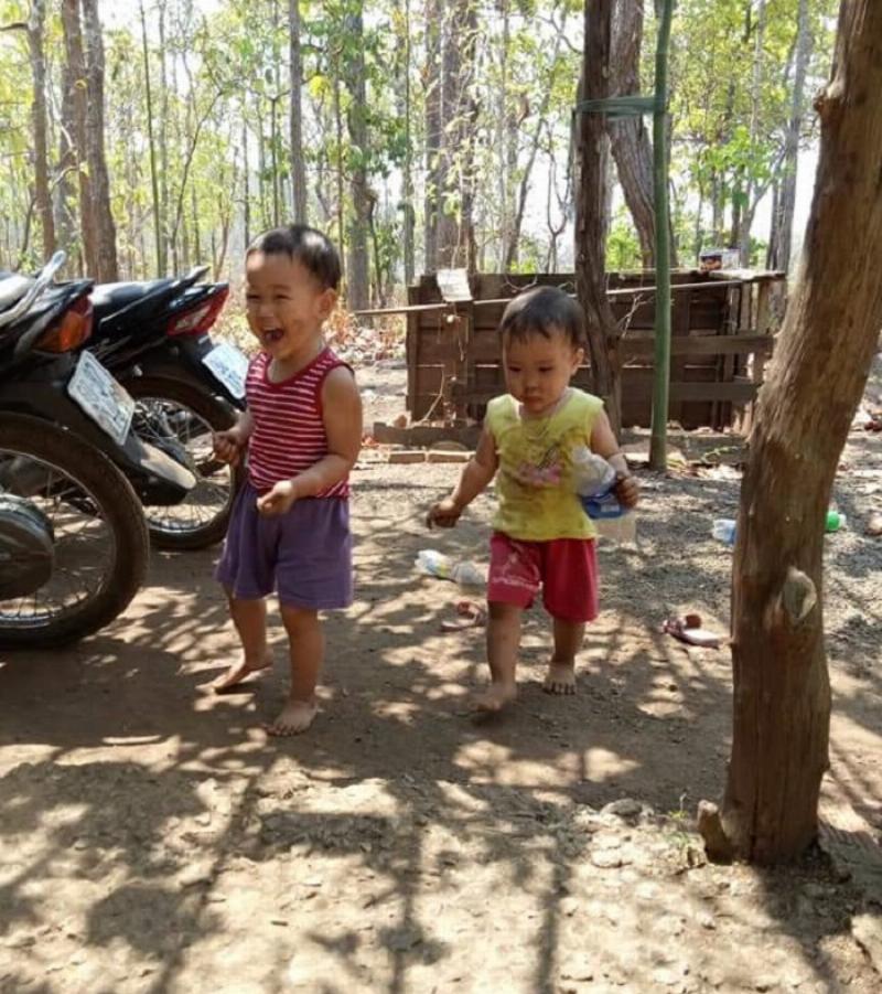 Hình ảnh minh họa văn hóa lắng nghe và tôn trọng trong gia đình, liên hệ đến ý nghĩa của giáo dục công dân 12 bài 6