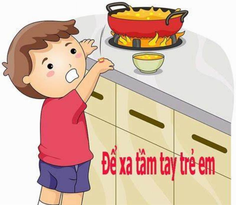 Một cảnh gia đình đang nấu ăn trong bếp, thể hiện sự truyền nhiệt hoặc một bạn nhỏ chơi với đồ chơi điện, minh họa ứng dụng của Vật lý 9 trong cuộc sống hàng ngày, liên quan đến trắc nghiệm vật lý 9
