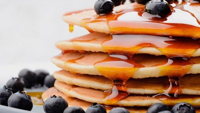 Những chiếc bánh pancake nhỏ mềm, món ăn dặm ngon miệng cho bé không thích ăn cháo