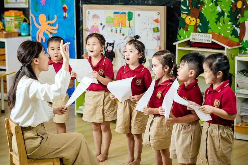Hành trang đầy đủ giúp chuẩn bị cho bé đi học mẫu giáo tự tin