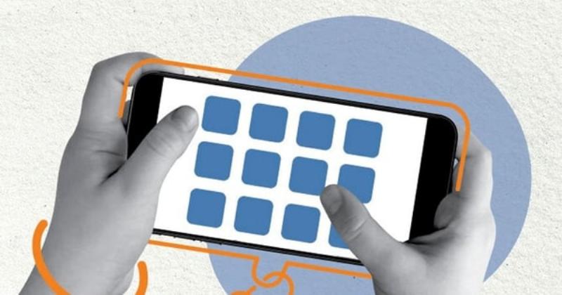 Gia đình thảo luận về phòng ngừa rủi ro online, sử dụng internet an toàn cho trẻ