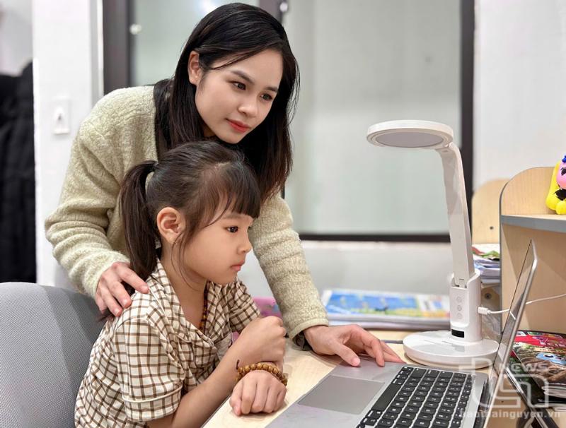 Trẻ em sử dụng internet để học tập hiệu quả