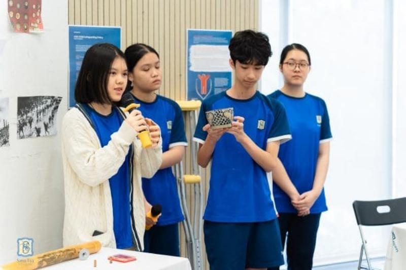 Trẻ em hợp tác làm việc nhóm trong dự án project based learning tại trường học hoặc trung tâm