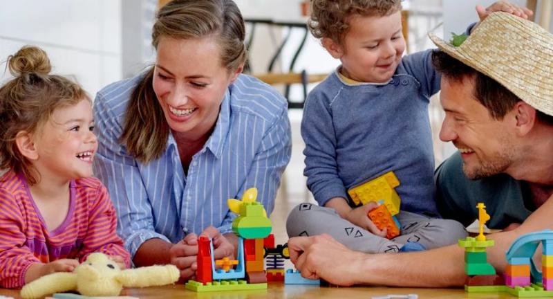 Đồ chơi giáo dục giúp trẻ học chữ hoa tiếng Việt một cách tương tác và vui nhộn